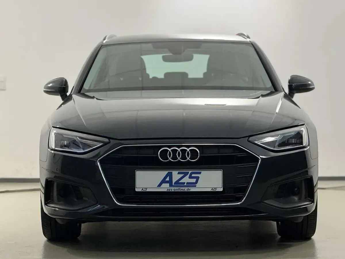 Używany Audi A4 Basis 204 KM (150 kW) 2023 Szary Kombi