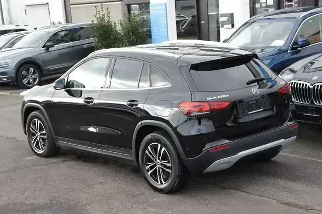 Gebraucht Mercedes GLA220 190 PS (139 kW) 2023 Schwarz SUV