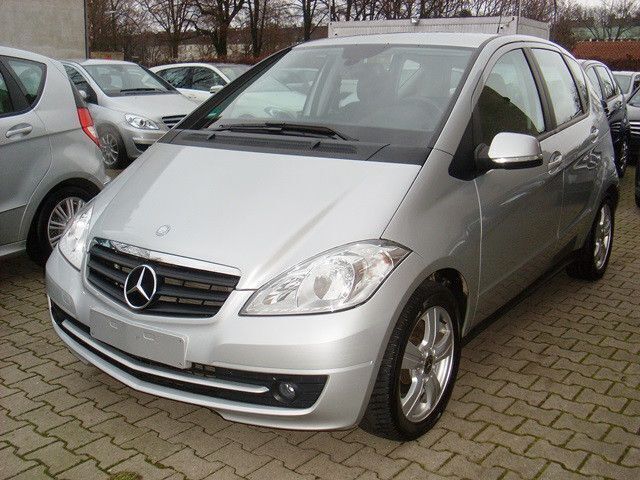 Gebraucht Mercedes A160 95 PS (69 kW) 2010 Silber Limousine