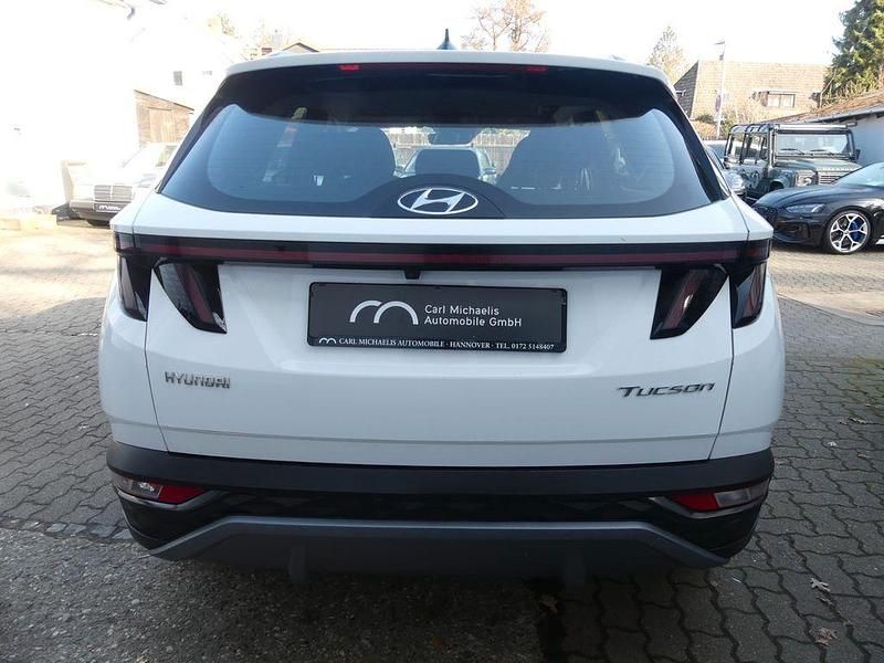 Gebraucht Hyundai Tucson Select 150 PS (110 kW) 2021 Weiß SUV