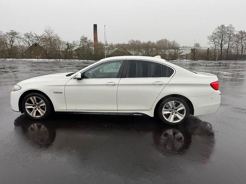 Gebraucht BMW 530 258 PS (189 kW) 2014 Weiß Limousine