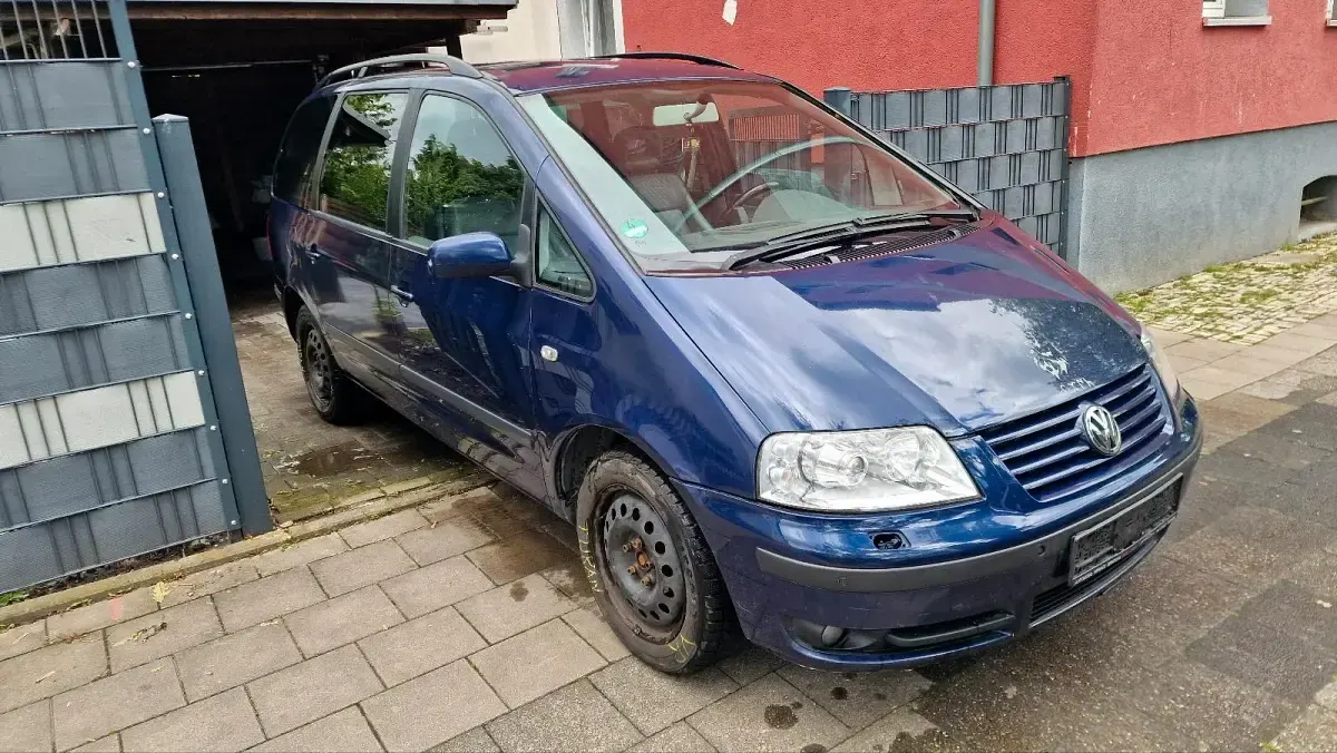 Brugt VW Sharan Highline 131 HK (96 kW) 2003 Blå MPV