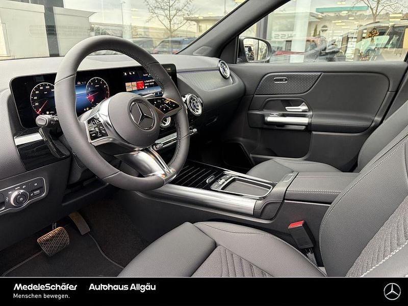 Gebraucht Mercedes GLA200 Progressive 163 PS (119 kW) 2026 Lack mountaingrau SUV