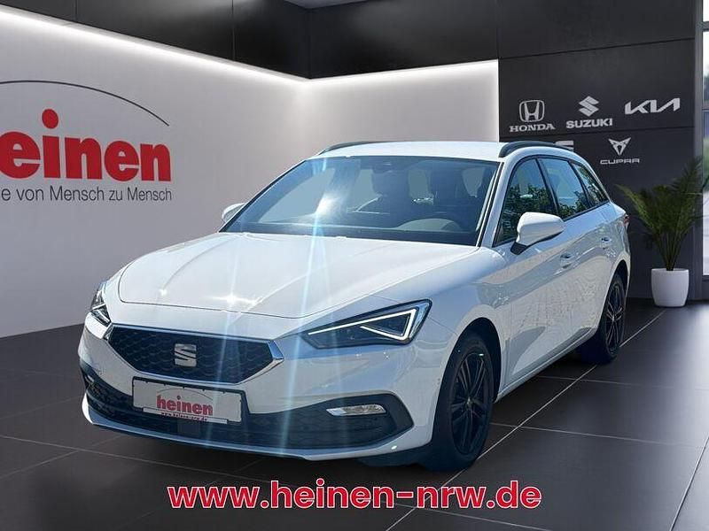 Weiß Gebraucht 2024 Seat Leon Style Limousine | 24.980 € (Fairer Preis) - Bild 1/4