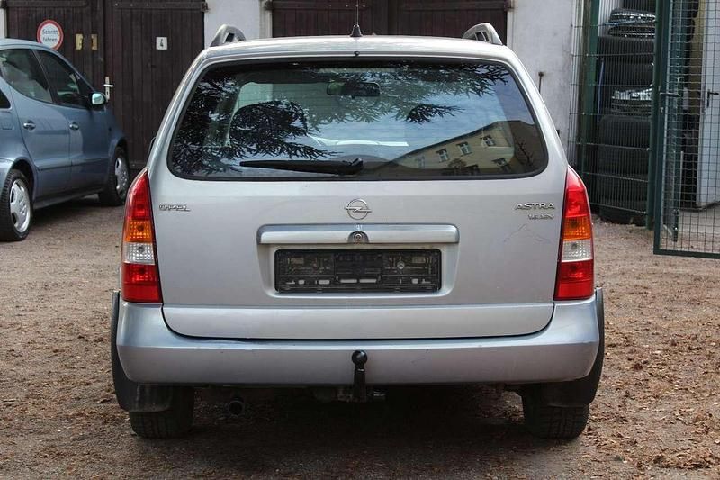 Second-hand Opel Astra 101 CP (74 kW) 2000 Argintiu Break