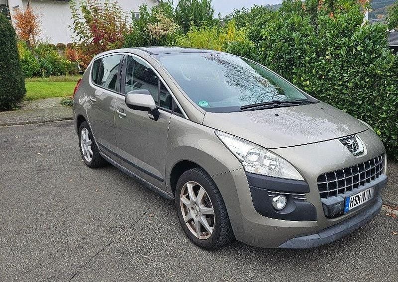 Braun Gebraucht 2011 Peugeot 3008 Active SUV | 4.990 € (Fairer Preis) - Bild 1/4