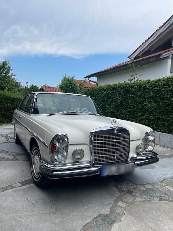 Weiß Gebraucht 1972 Mercedes 300 Limousine | 54.000 € - Bild 1/4