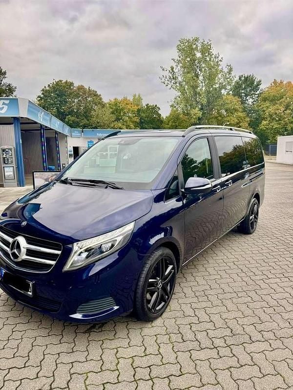 Gebraucht 2016 Mercedes V250 Edition Van / Kleinbus | 34.500 € (Guter Preis) - Bild 1/4