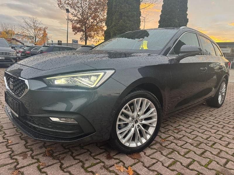 Grau Gebraucht 2020 Seat Leon XCELLENCE Limousine | 17.700 € (Guter Preis) - Bild 1/4