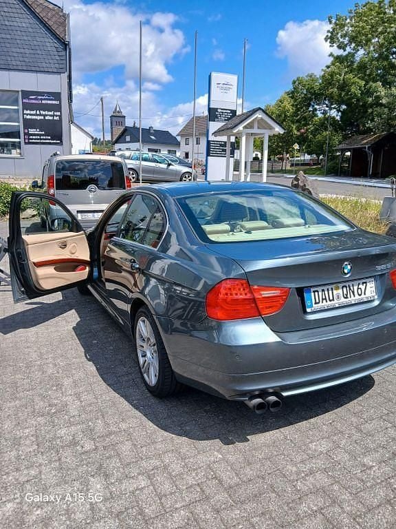Grau Gebraucht 2009 BMW 325 Limousine | 7.000 € (Superpreis) - Bild 1/4