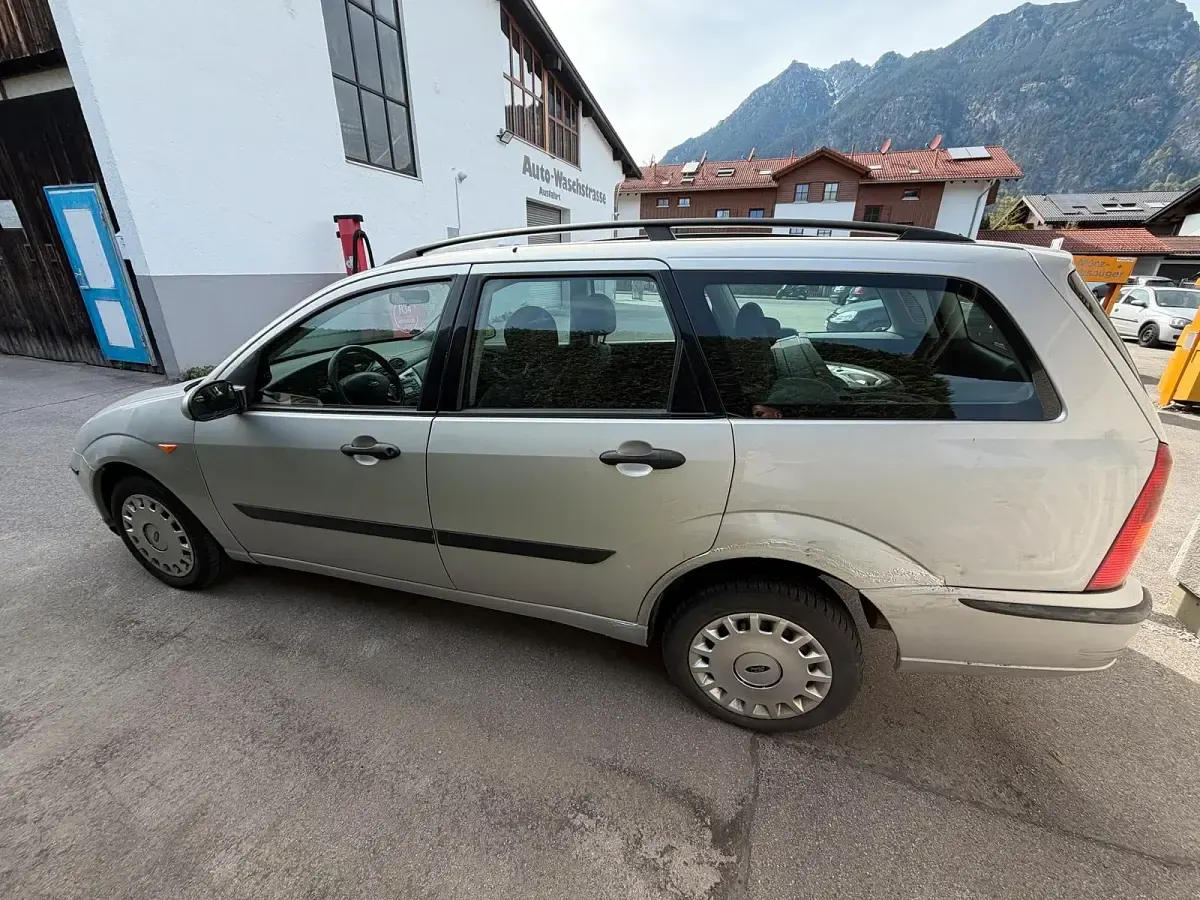 Gebraucht Ford Focus 101 PS (74 kW) 2004 Silber Kombi