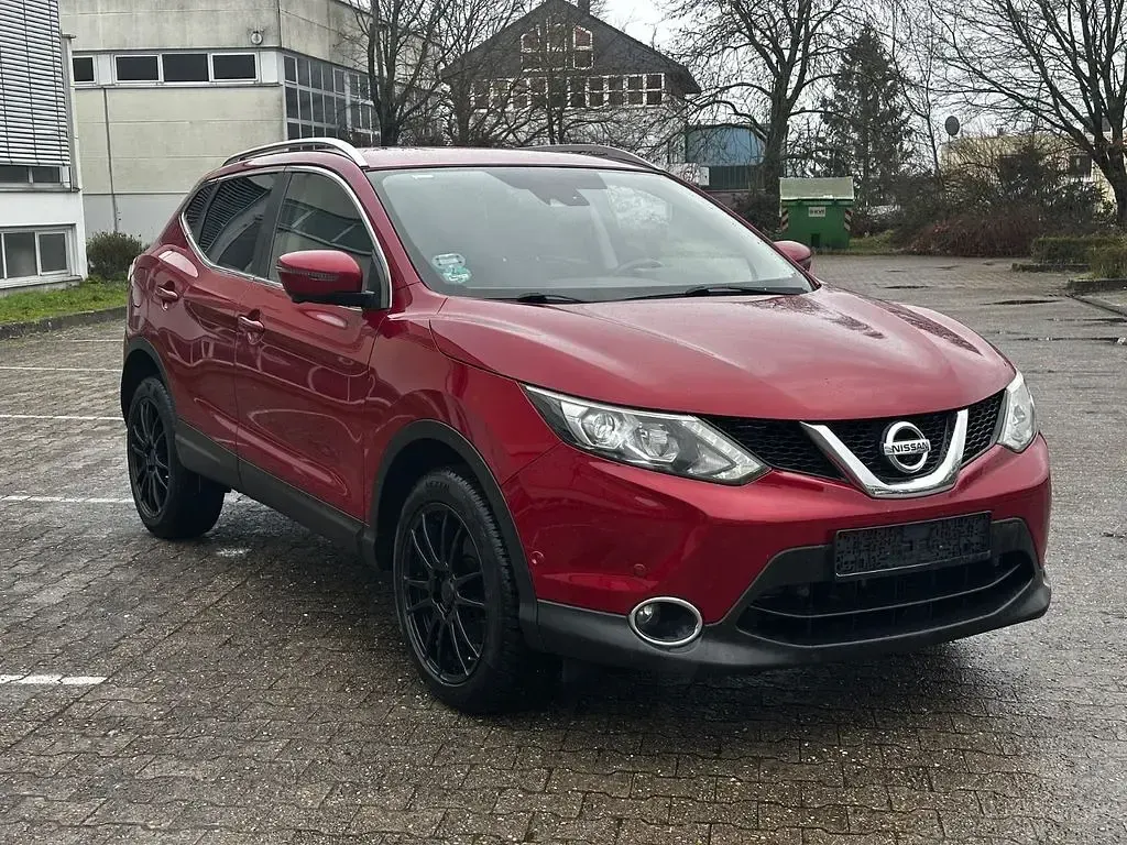 Gebraucht Nissan Qashqai Tekna 131 PS (96 kW) 2016 Rot SUV