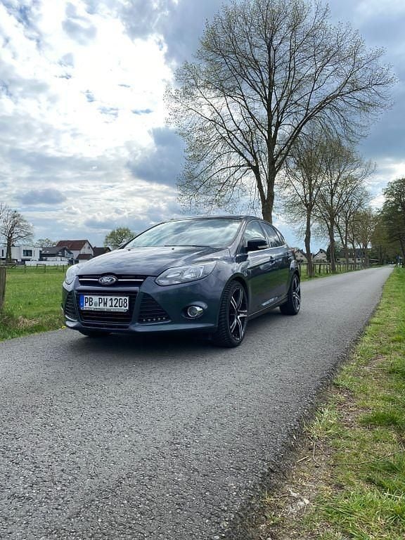 Gebraucht Ford Focus 150 PS (110 kW) 2012 Schwarz Limousine