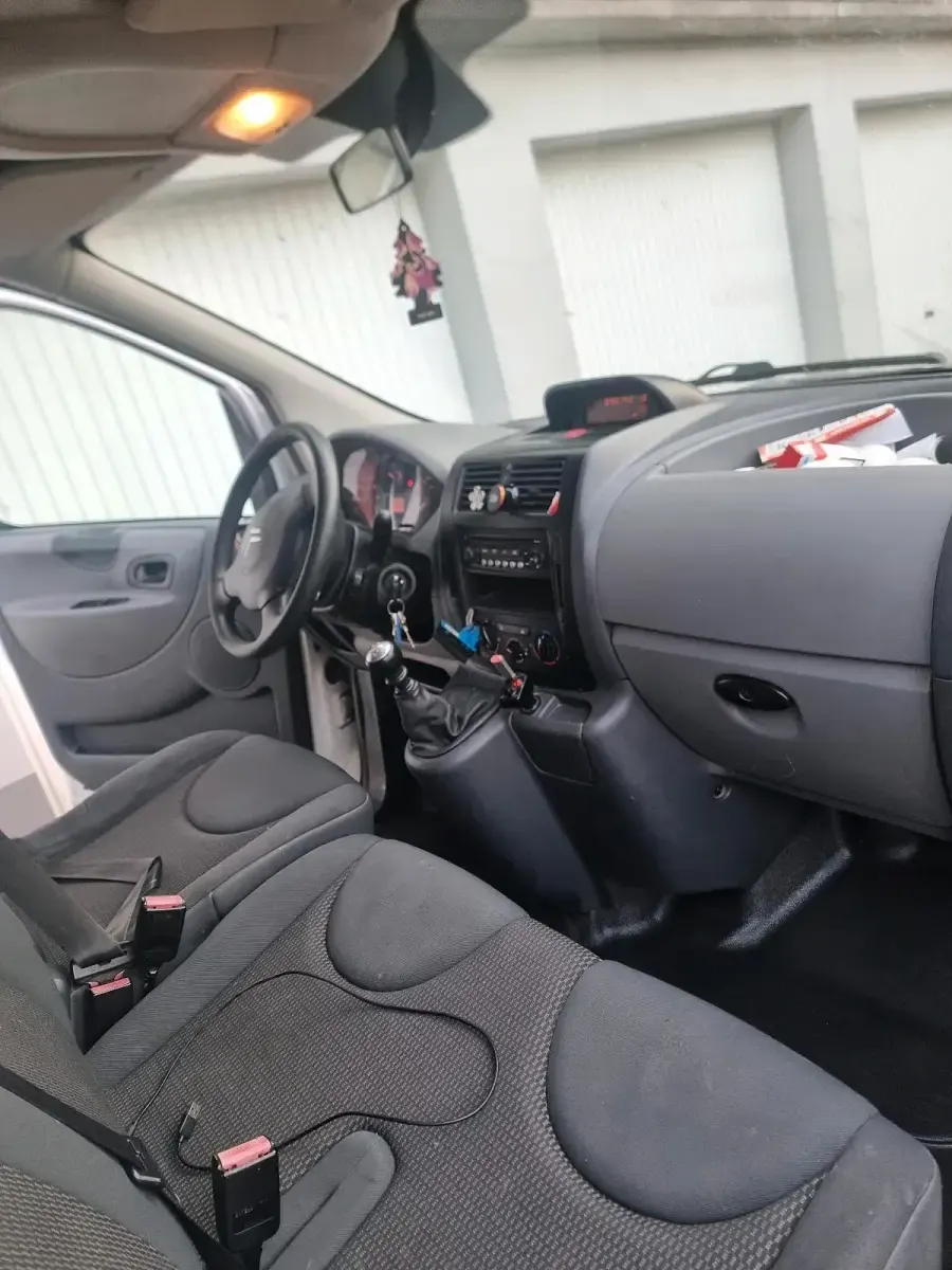 Używany Citroën Jumpy 90 KM (66 kW) 2009 Biały Minivan