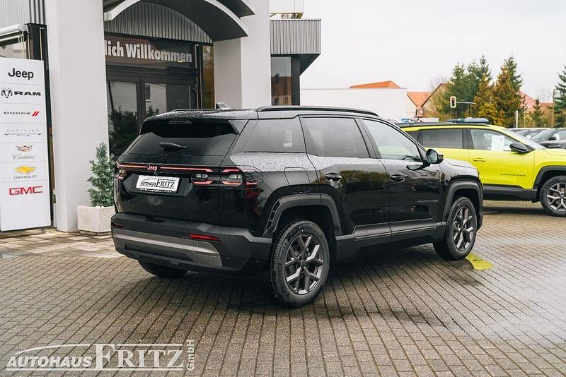 Neu Jeep Compass 145 PS (106 kW) 2026 Schwarz SUV