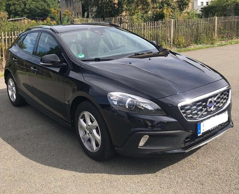 Schwarz Gebraucht 2014 Volvo V40 CC You! Kombi | 8.500 € (Superpreis) - Bild 1/4