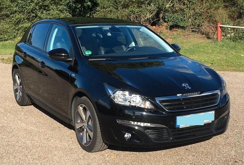 Schwarz Gebraucht 2016 Peugeot 308 Style Limousine | 7.000 € (Guter Preis) - Bild 1/4