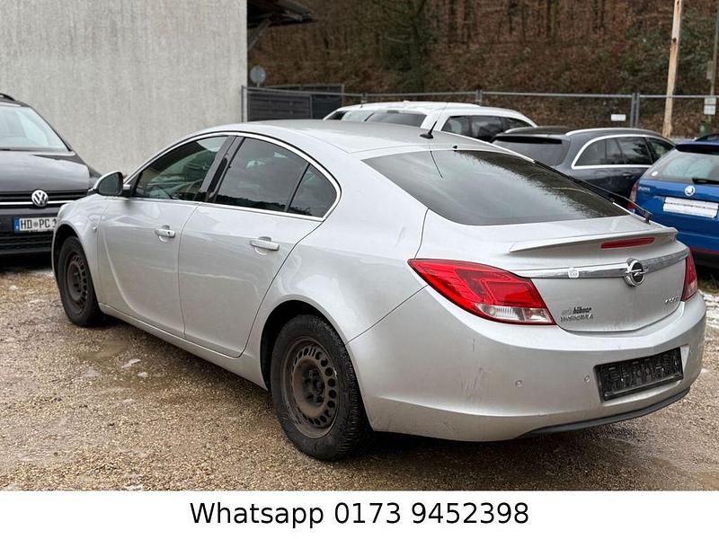 Gebraucht Opel Insignia Edition 140 PS (102 kW) 2012 Silber Limousine