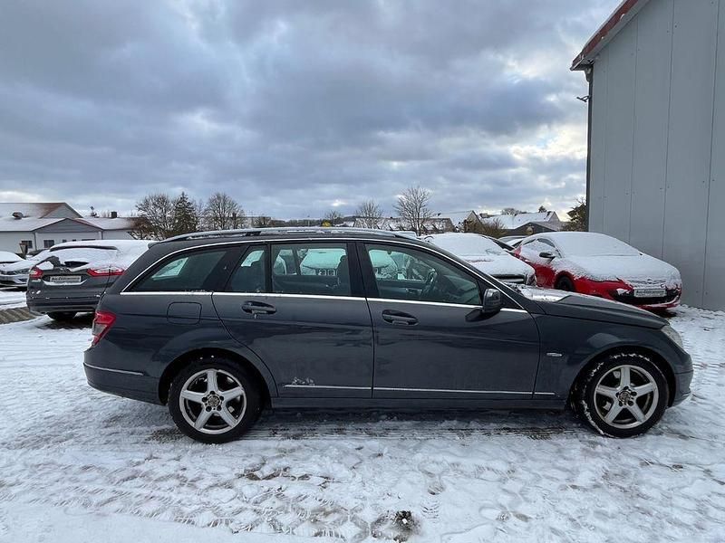 Gebraucht Mercedes C220 234 PS (172 kW) 2010 Grau Limousine