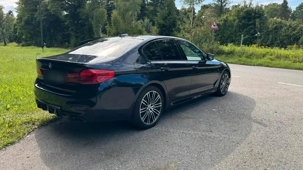 Gebraucht BMW 520 M Sport 190 PS (139 kW) 2019 Schwarz Limousine