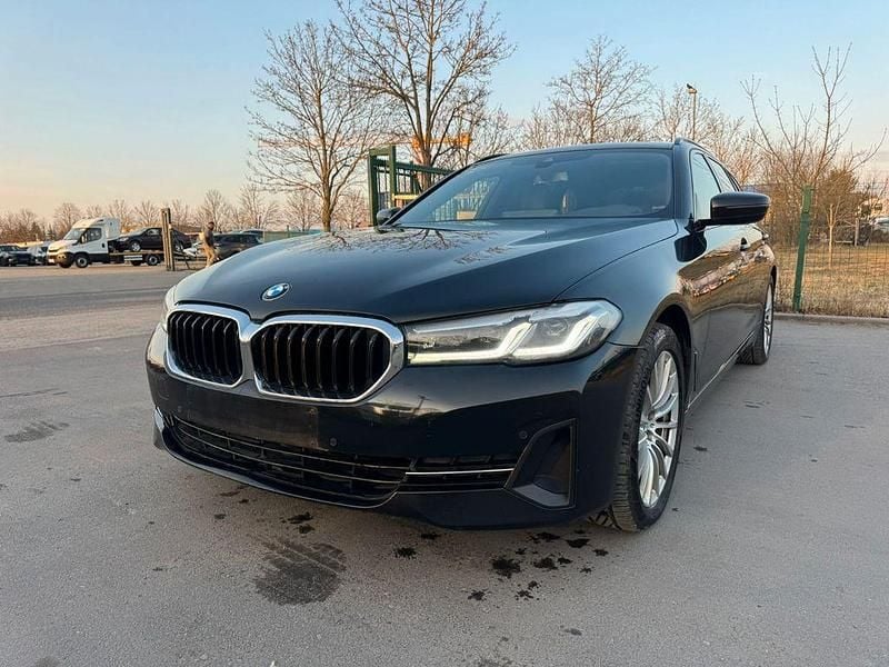 Gebraucht BMW 520 Shadowline 190 PS (139 kW) 2020 Schwarz Kombi