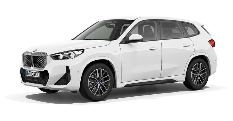 Weiß Gebraucht 2025 BMW iX1 Comfort Edition SUV | 54.388 € (Fairer Preis) - Bild 1/4