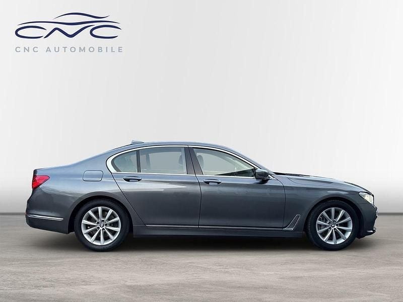 Gebraucht BMW 740 Sport Line 320 PS (235 kW) 2017 Grau Limousine
