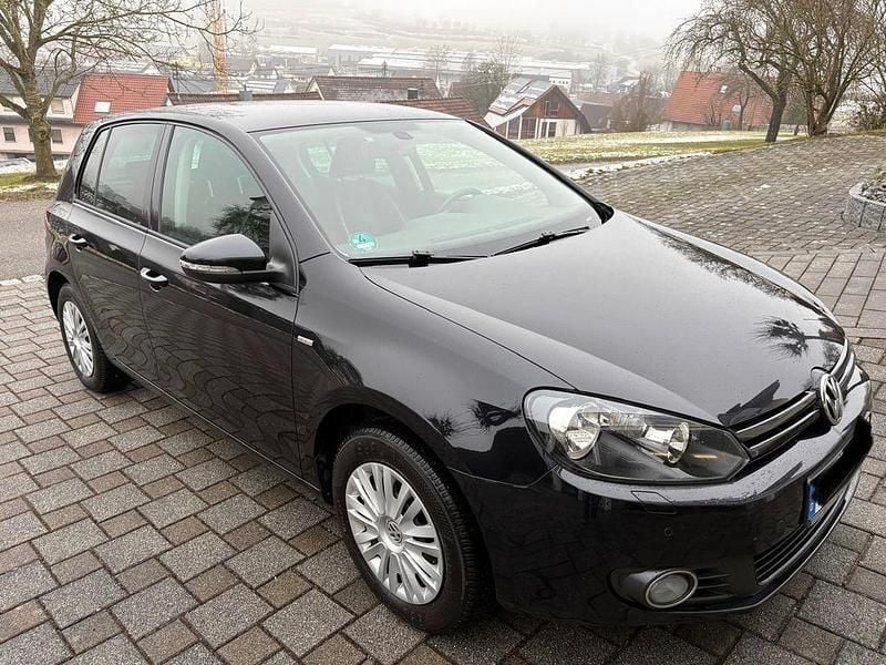 Gebraucht VW Golf VII Match 105 PS (77 kW) 2012 Schwarz Limousine