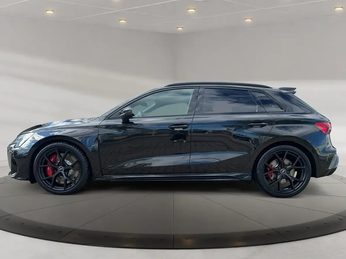 Neu Audi RS3 Comfort 400 PS (294 kW) 2025 Schwarz (mythosschwarz) Limousine