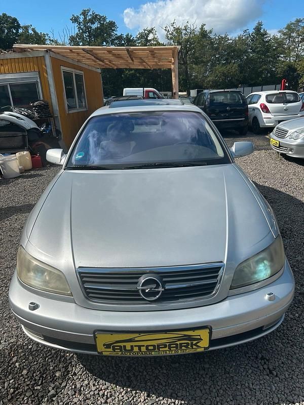 Silber Gebraucht 2002 Opel Omega Limousine | 1.490 € (Superpreis) - Bild 1/4