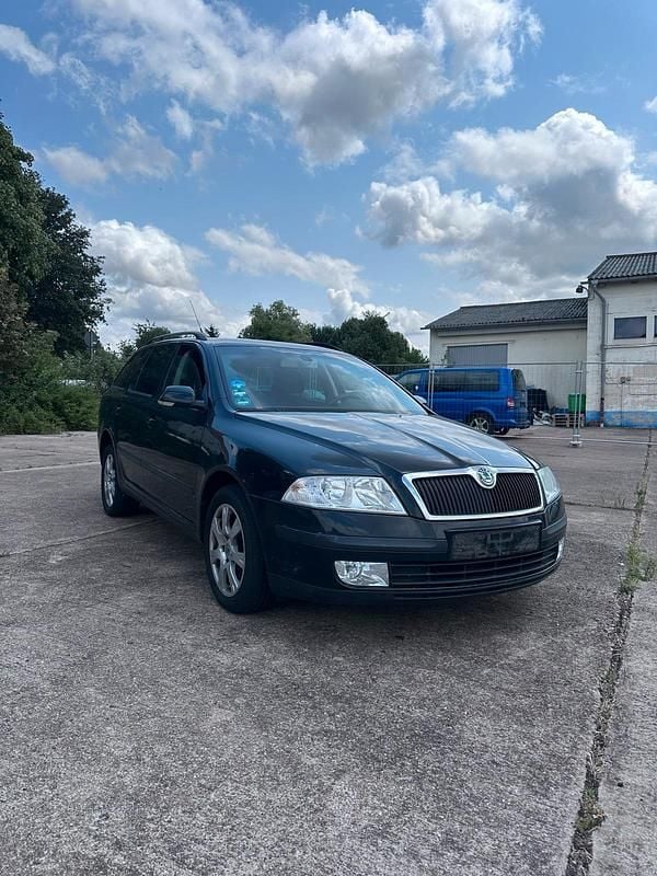 Schwarz Gebraucht 2006 Skoda Octavia Kombi | 990 € (Guter Preis) - Bild 1/4