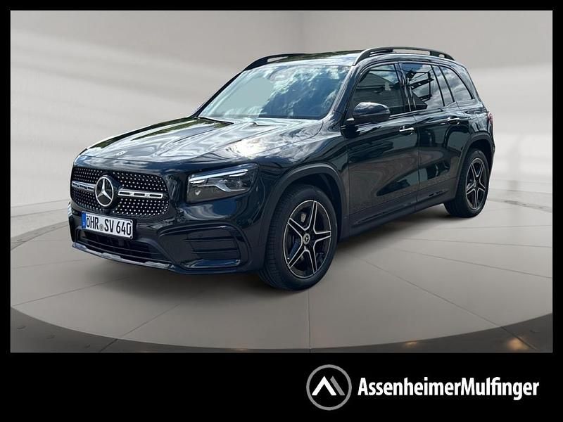 Metalliclack kosmosschwarz Gebraucht 2025 Mercedes GLB220 SUV | 57.890 € - Bild 1/4