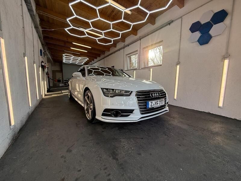 Weiß Gebraucht 2015 Audi A7 Ambiente Kleinwagen | 27.777 € (Fairer Preis) - Bild 1/4