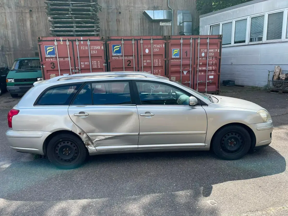 Gebraucht Toyota Avensis 146 PS (107 kW) 2006 Silber Kombi