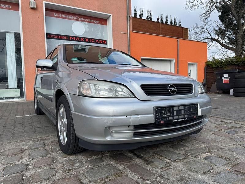 Gebraucht Opel Astra 84 PS (61 kW) 2002 Silber Limousine