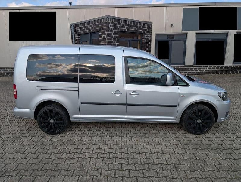 Gebraucht VW Caddy Maxi 102 PS (75 kW) 2012 Silber Van / Kleinbus