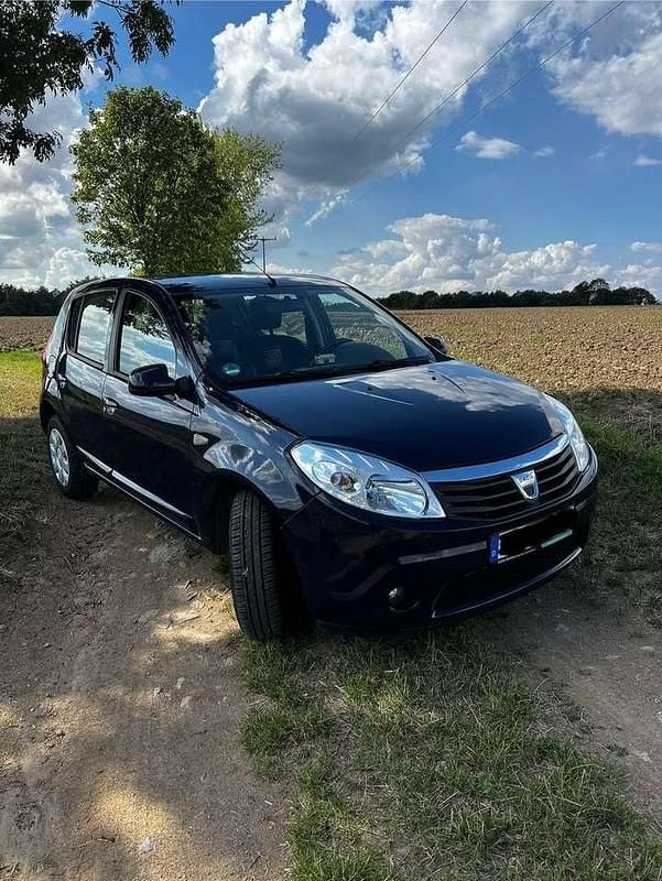 Blau Gebraucht 2012 Dacia Sandero Lauréate Kleinwagen | 4.000 € (Superpreis) - Bild 1/4