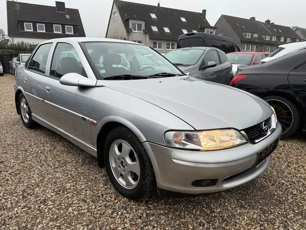 Gebraucht Opel Vectra Elegance 116 PS (85 kW) 1999 Grau Limousine
