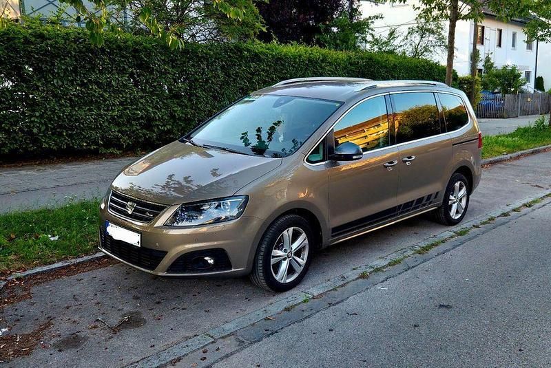Gold Gebraucht 2017 Seat Alhambra 4Drive Van / Kleinbus | 24.950 € (Teuer) - Bild 1/2