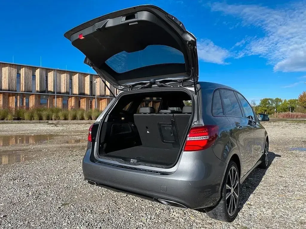 Gebraucht Mercedes B250 211 PS (155 kW) 2015 Grau Kleinwagen