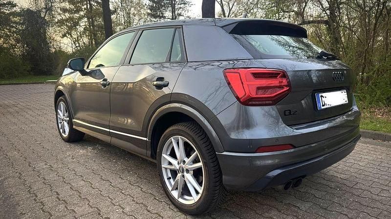Gebraucht Audi Q2 S-Line 150 PS (110 kW) 2017 Grau SUV