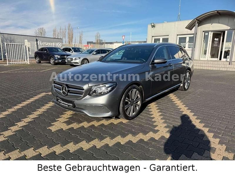 Gebraucht Mercedes E300 245 PS (180 kW) 2019 Selenitgrau Kombi