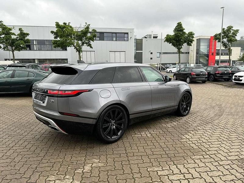 Gebraucht Land Rover Range Rover Velar SE Dynamic 300 PS (220 kW) 2019 Eiger grey SUV