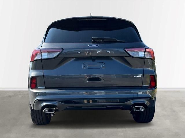 Usado Ford Kuga ST-Line 190 HP (139 kW) 2024 Cinzento SUV