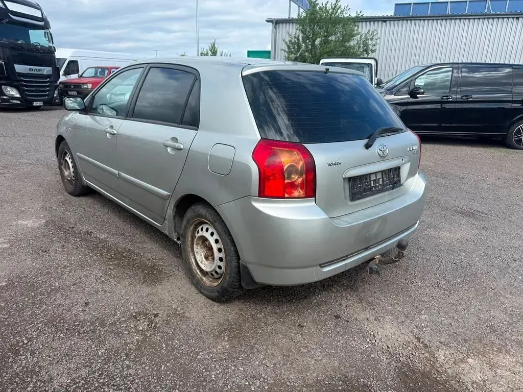 Gebraucht Toyota Corolla 90 PS (66 kW) 2007 Silber Limousine