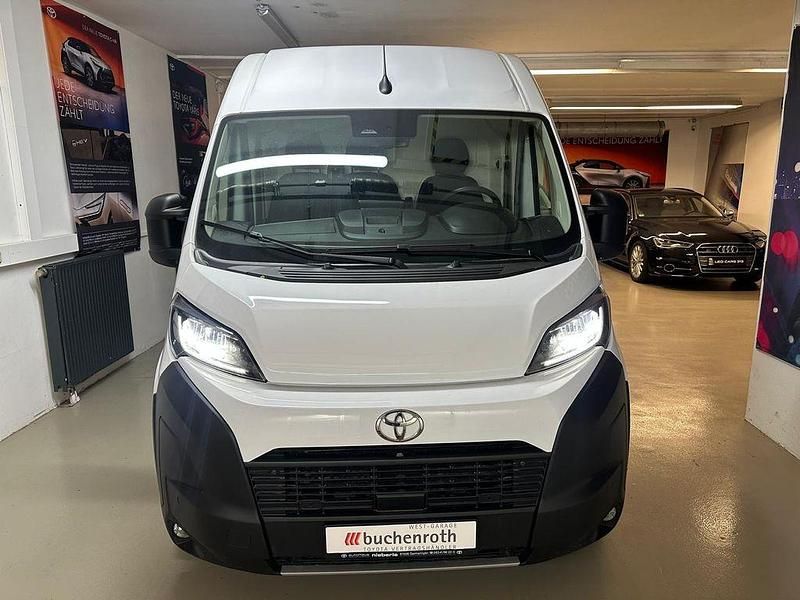 Gebraucht Toyota Proace H2 140 PS (102 kW) 2025 Weiß Van / Kleinbus