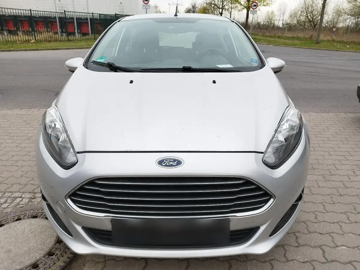 Używany Ford Fiesta 95 KM (69 kW) 2013 Szary Hatchback