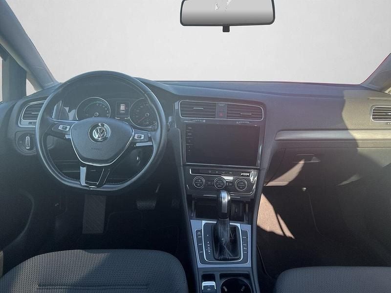 Gebraucht VW e-Golf 100 kW (136 PS) 2020 Uranograu Kleinwagen