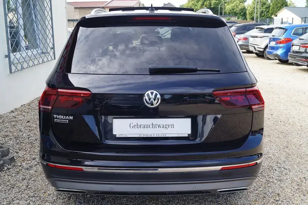 Gebraucht VW Tiguan Allspace Highline 239 PS (175 kW) 2017 Deep black perleffekt SUV