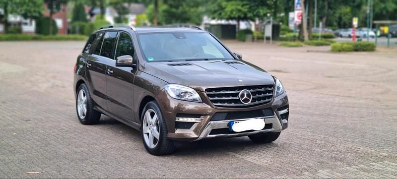 Braun Gebraucht 2015 Mercedes ML350 SUV | 18.999 € (Fairer Preis) - Bild 1/4